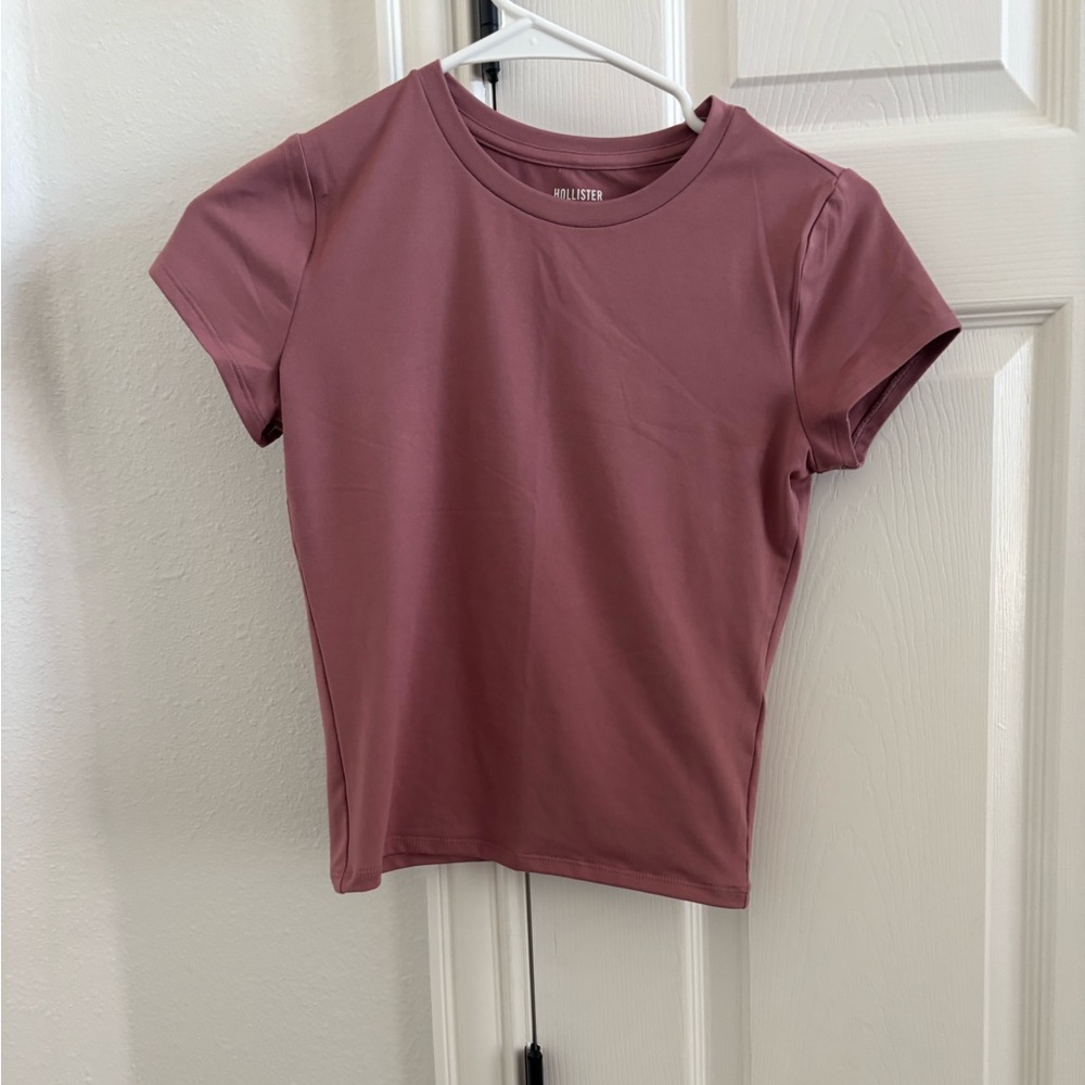 Hollister Women's Mauve Short Sleeve Tee